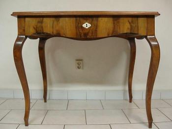 Table - walnut wood - 1860